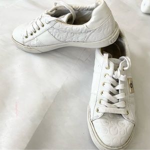 G by Guess white leather logo sneakers size 7.5